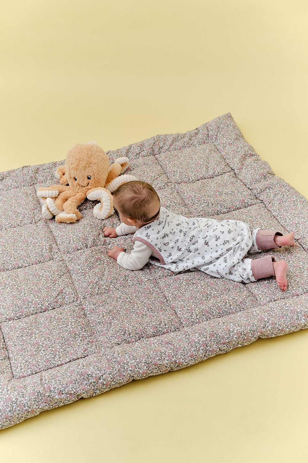 Pack Peony (3 products): crawling matt + babynest + baby organizer