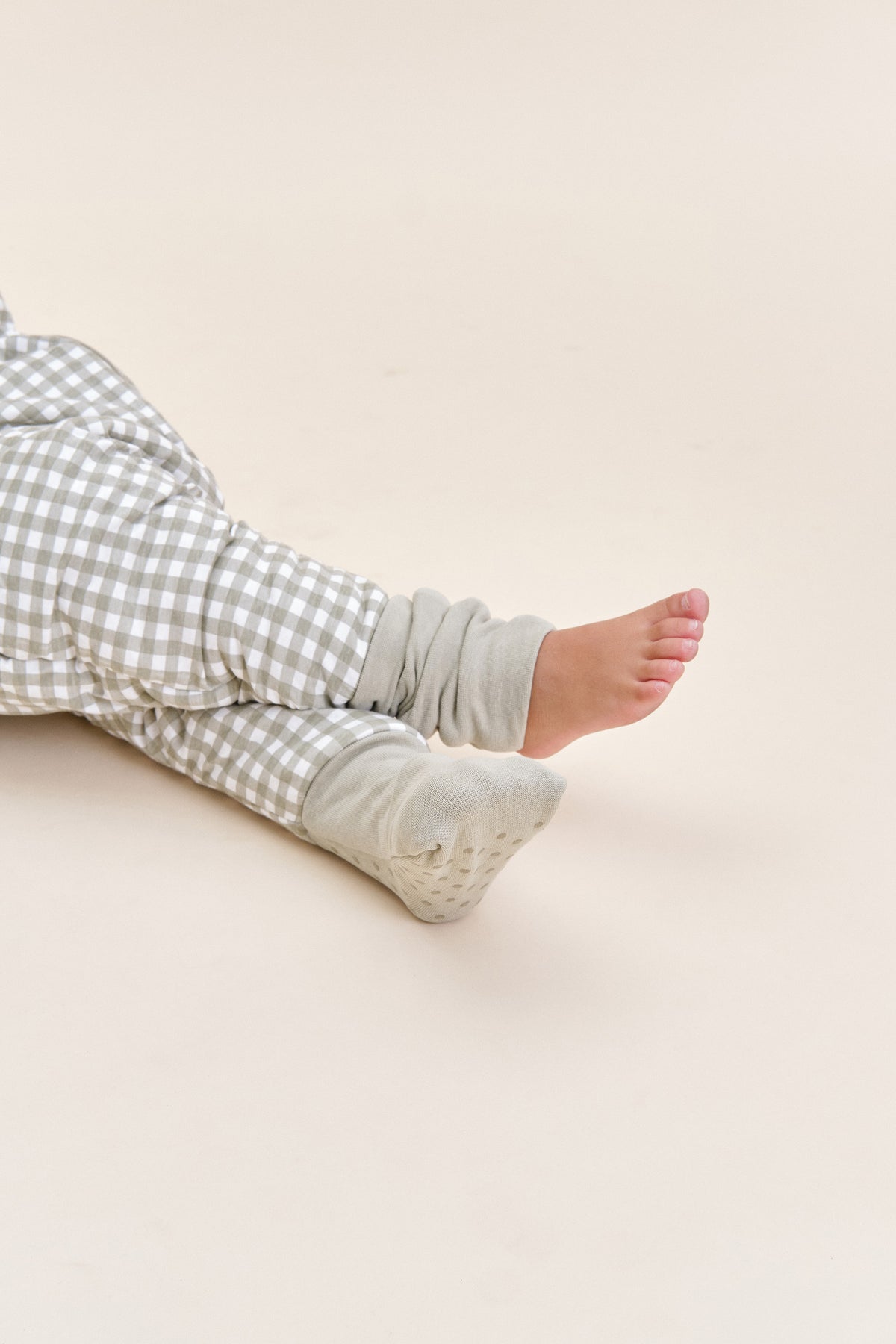 Schlafsack mit Ärmeln und rutschfesten Socken mit Ärmeln und rutschfesten Socken – Mint tea – TOG 2.5