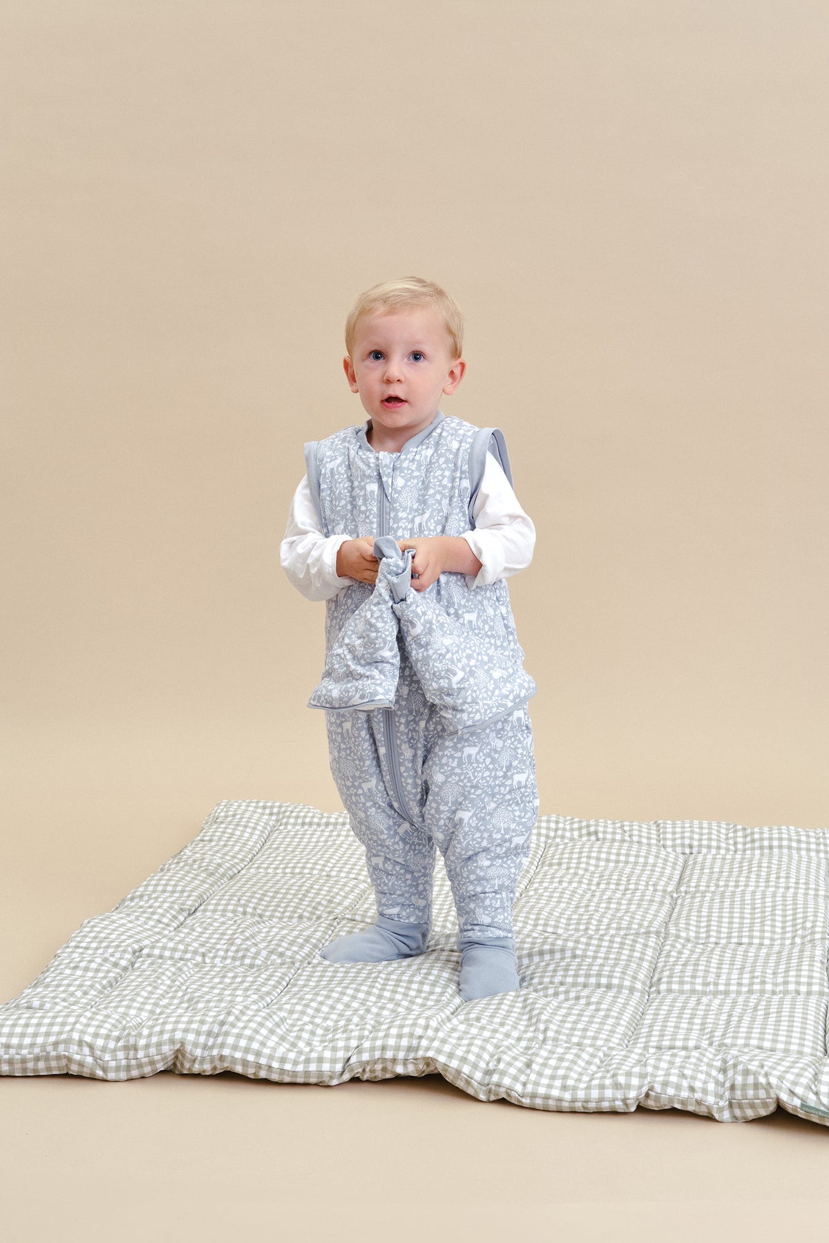 Schlafsack mit Ärmeln und rutschfesten Socken – Woodland – TOG 2.5
