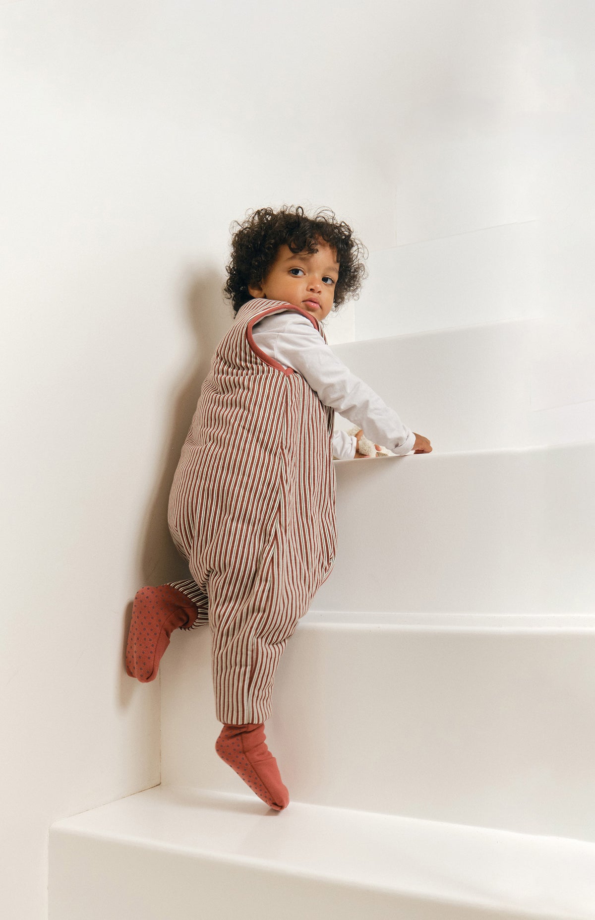 Schlafsack mit Füßen und rutschfesten Socken - Burgundy Stripes - TOG 2.5