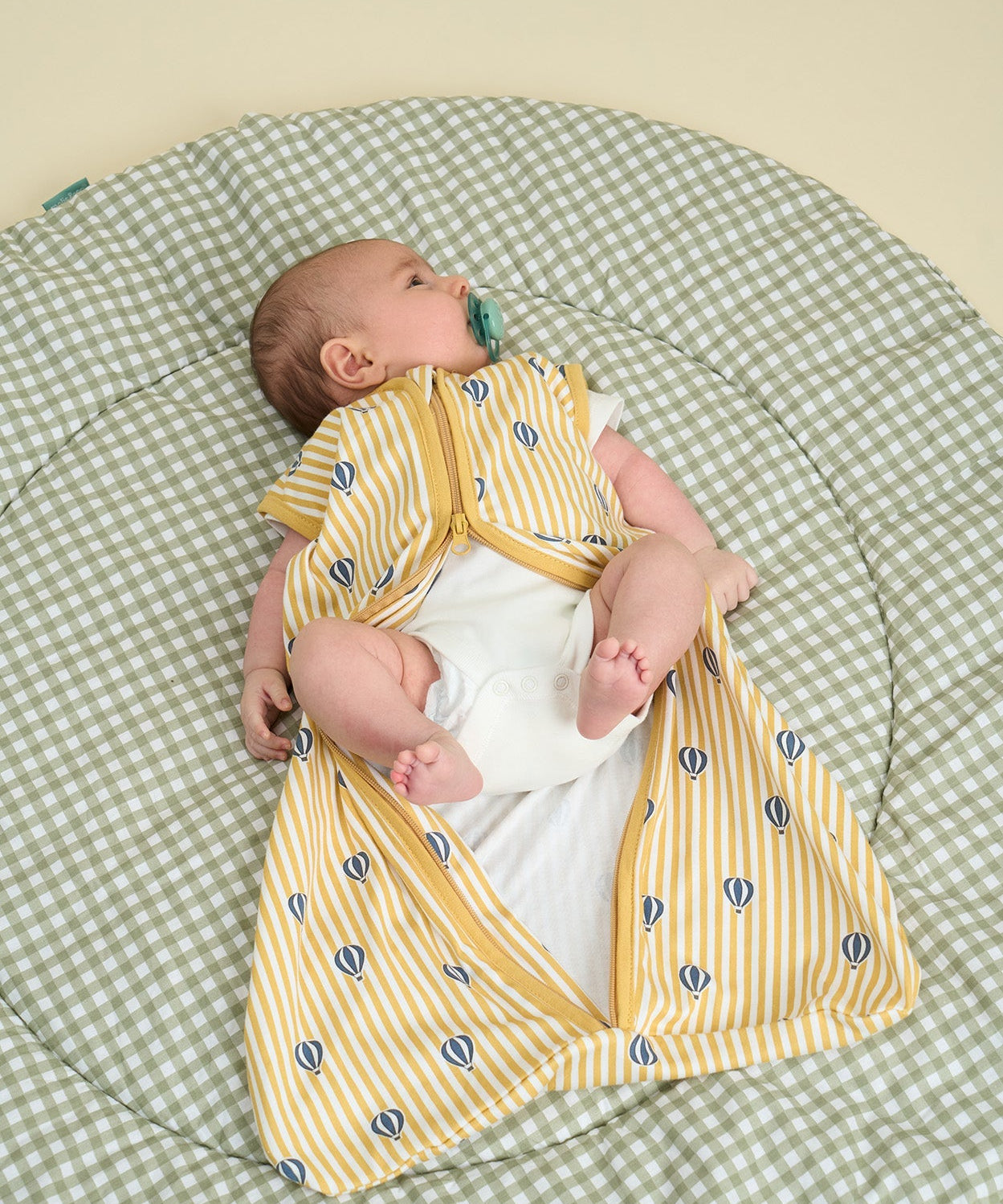 Cómo adaptar la rutina de sueño de tu bebé en vacaciones