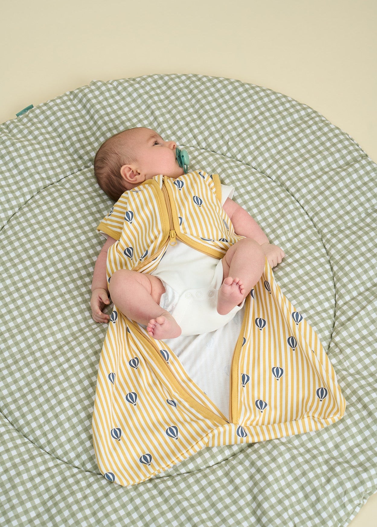 Cómo adaptar la rutina de sueño de tu bebé en vacaciones