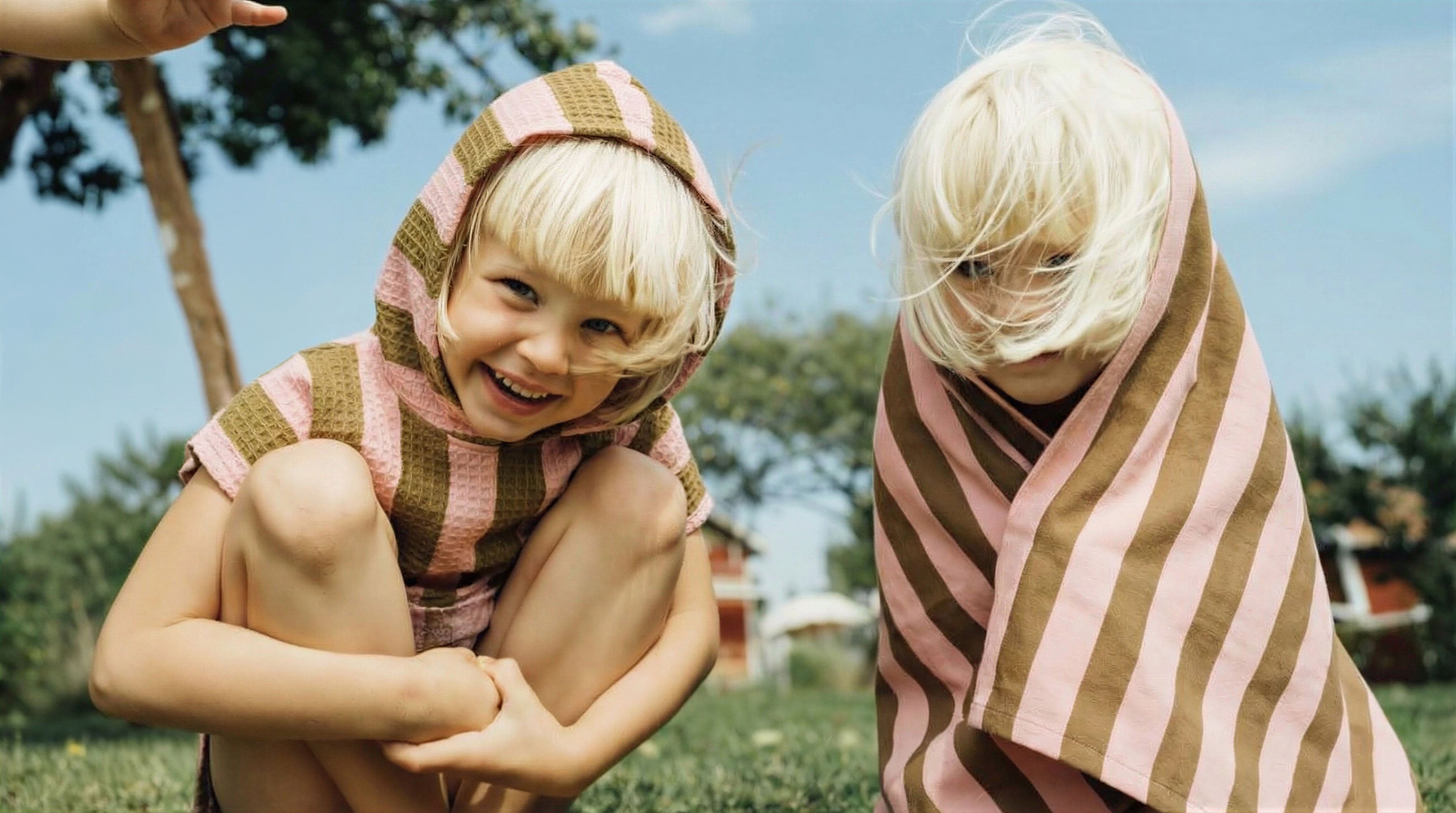 Poncho toalla para bebés y niños: para qué sirve y por qué es el imprescindible del verano