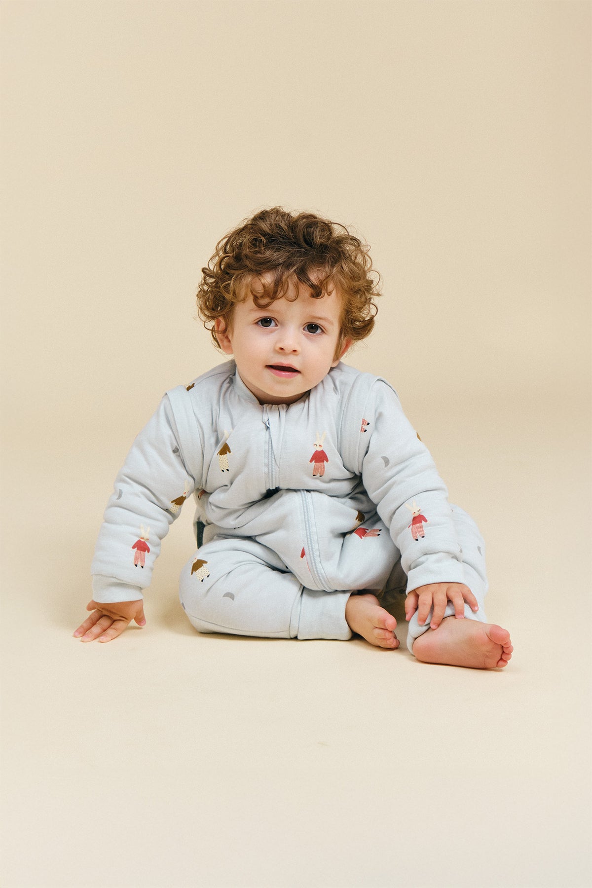 Gigoteuse à pieds avec manches et chaussettes antidérapantes - Sleepy Bunnies - TOG 2.5
