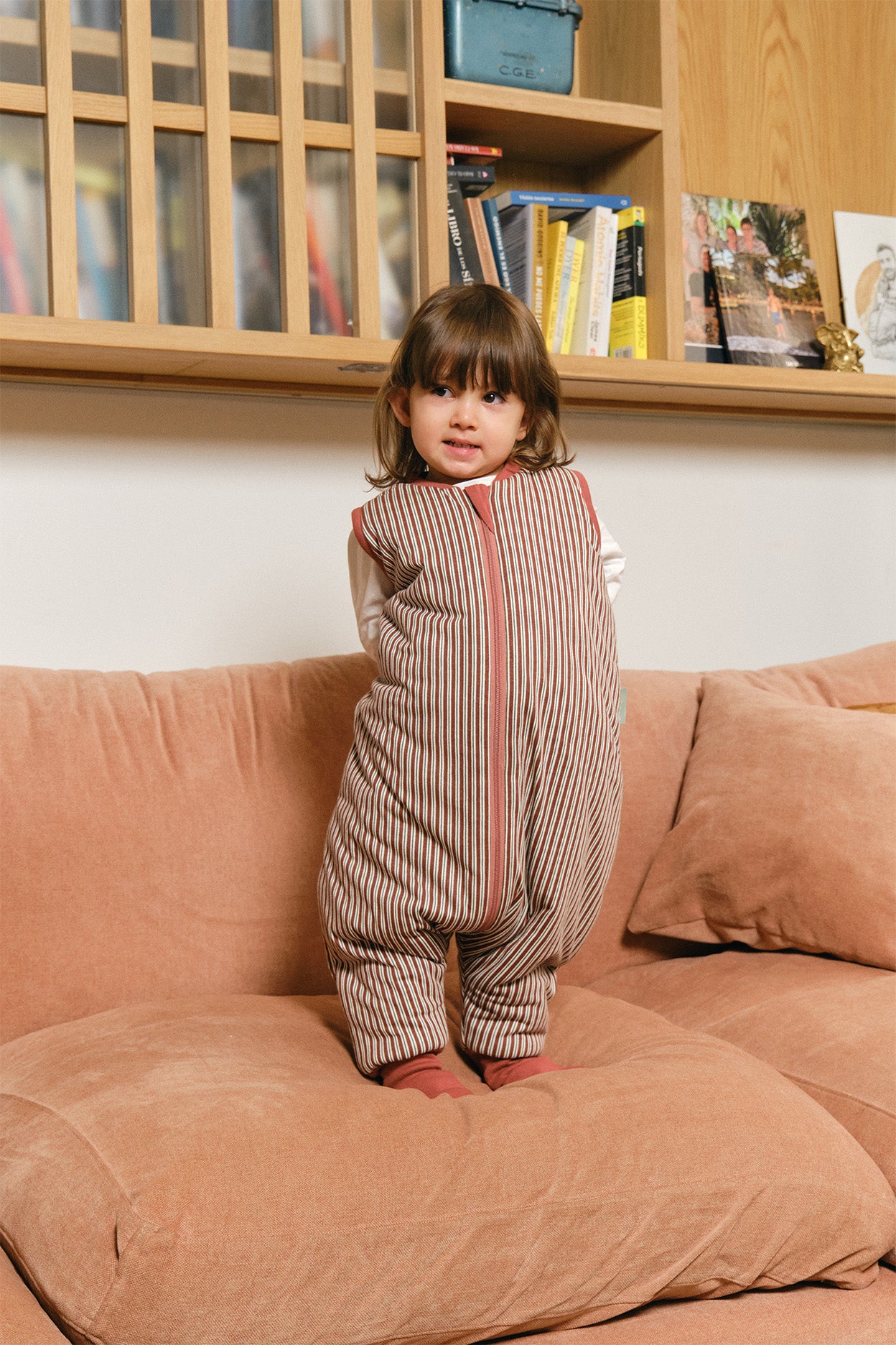 schlafsack 5 grad komfort Schlafsack mit Füßen für Babys ideal für den Winter. Burgundy Stripes
