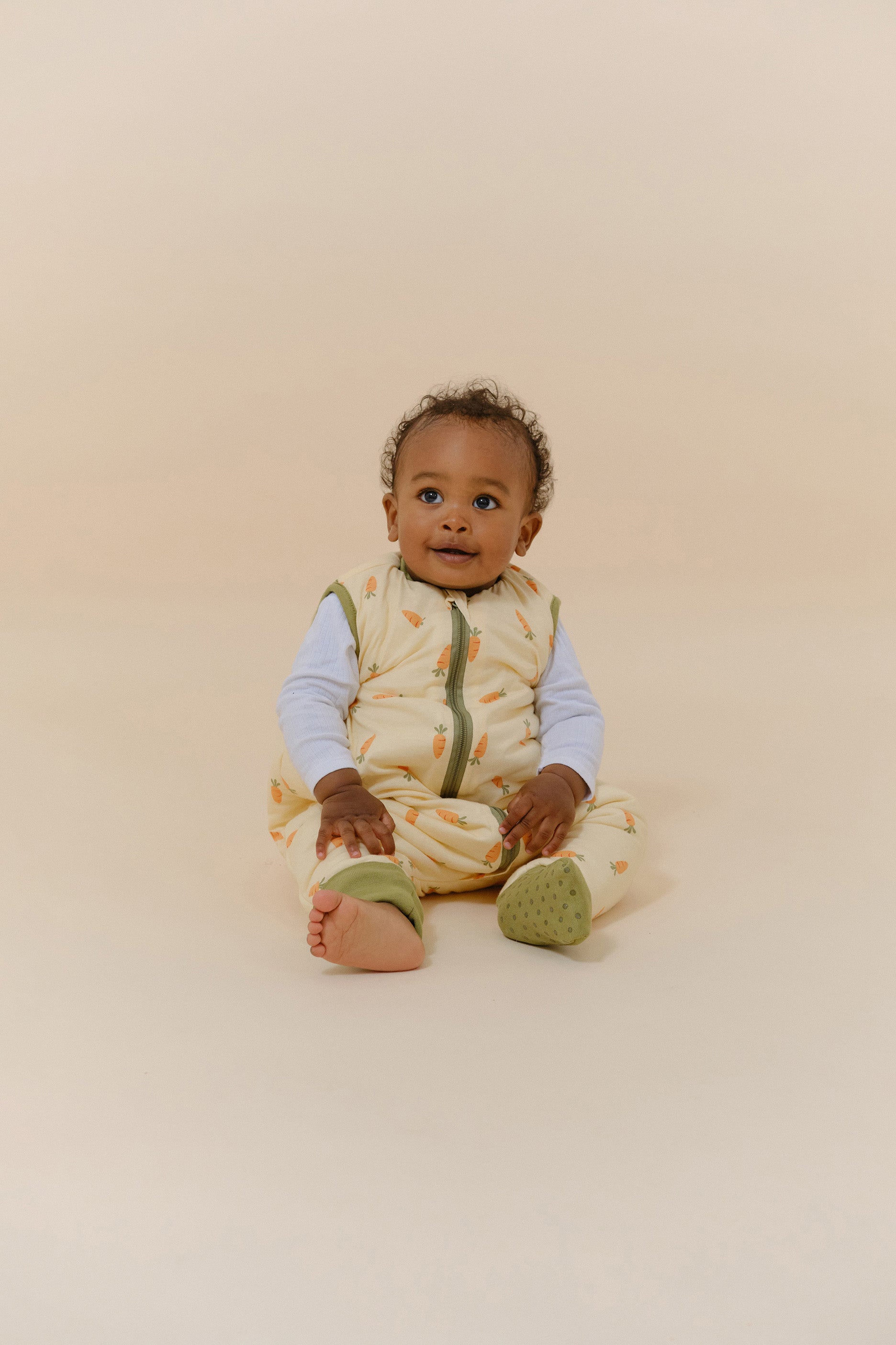 wie muss ein schlafsack sitzen Schlafsack mit Füßen für Babys ideal für den Winter. Carrots