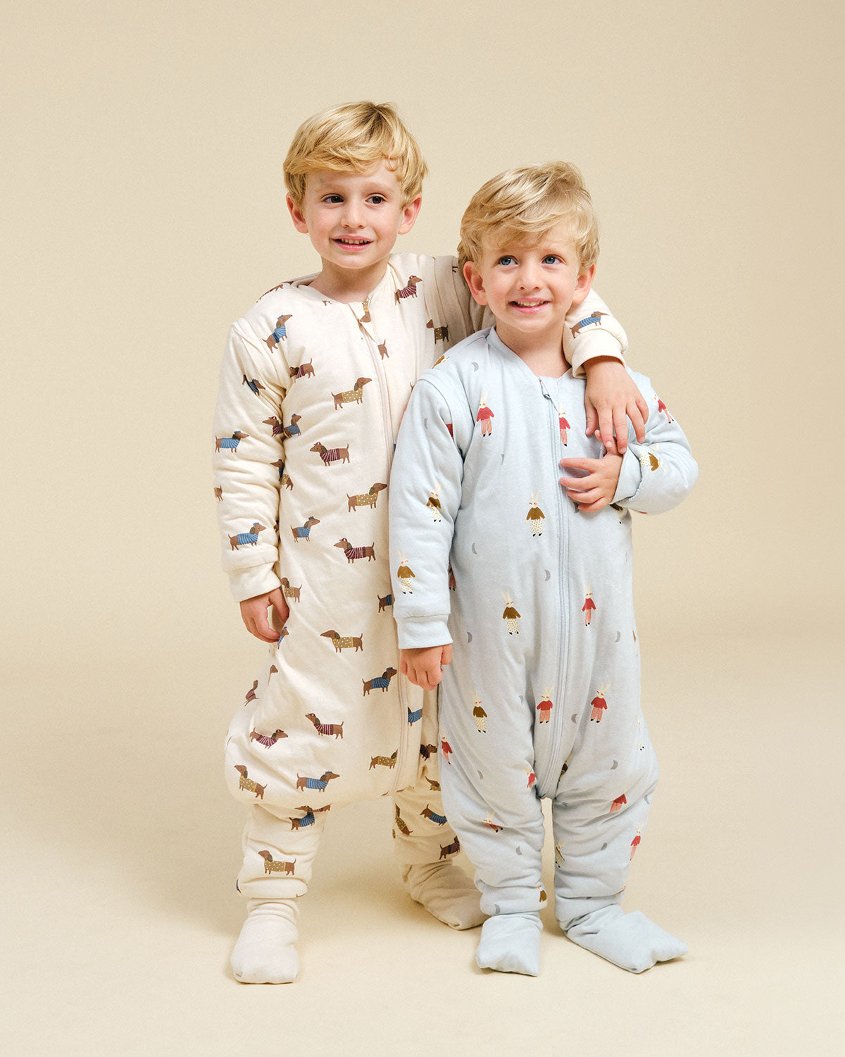 Gigoteuse à pieds avec manches et chaussettes antidérapantes - Sleepy Bunnies - TOG 2.5