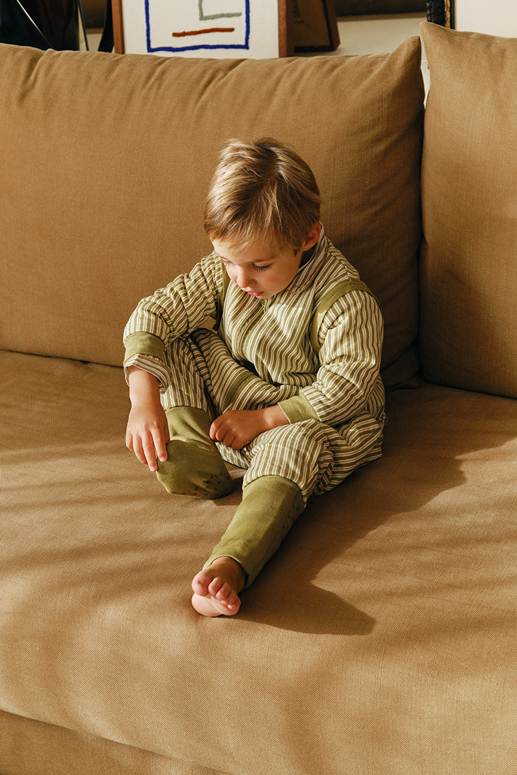 couch schlafsack Schlafsack mit Ärmeln und rutschfesten Socken – Olive Green Stripes –