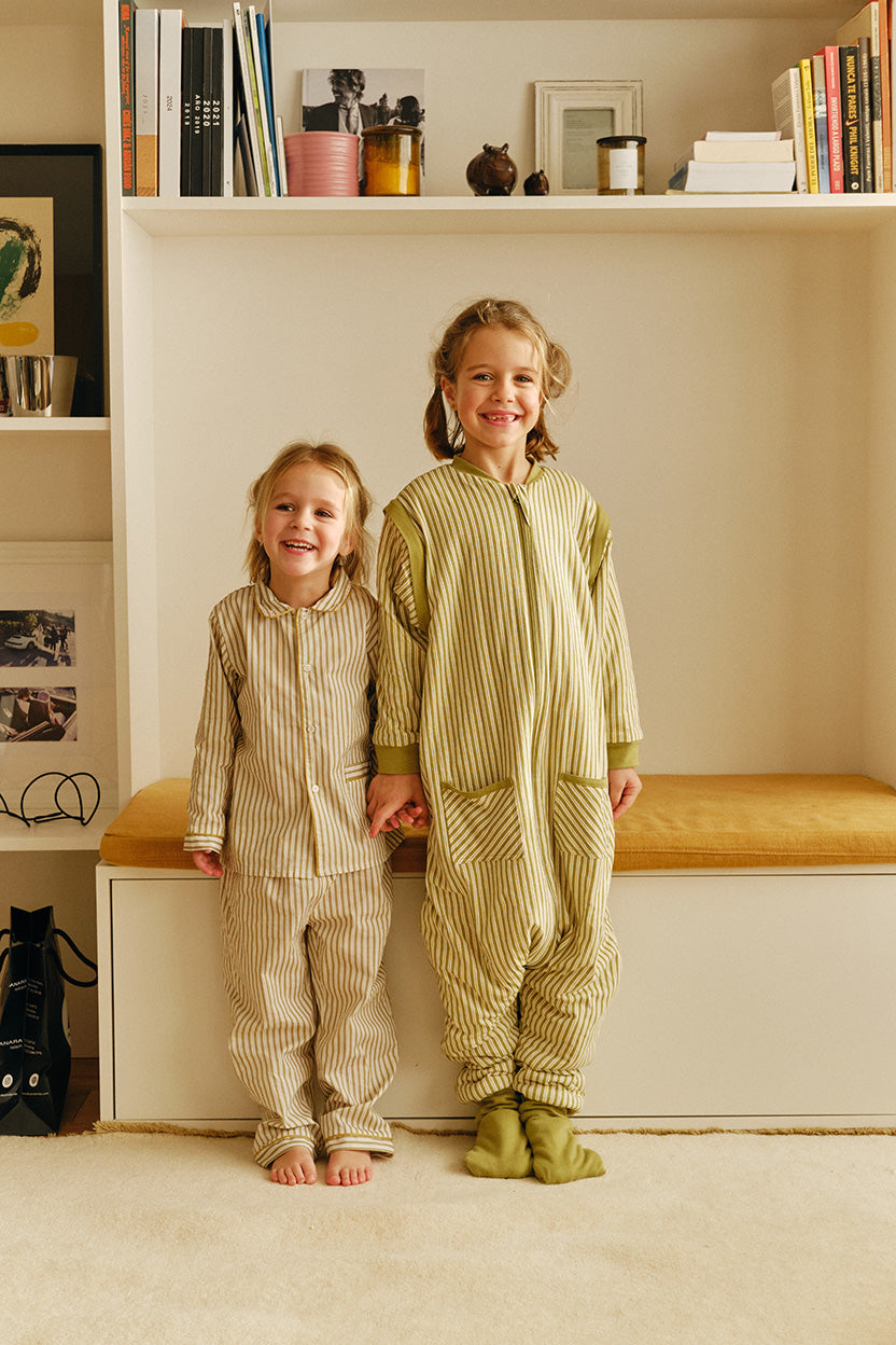 Pijama manta con mangas y calcetines antideslizantes - Olive Green Stripes - TOG 1