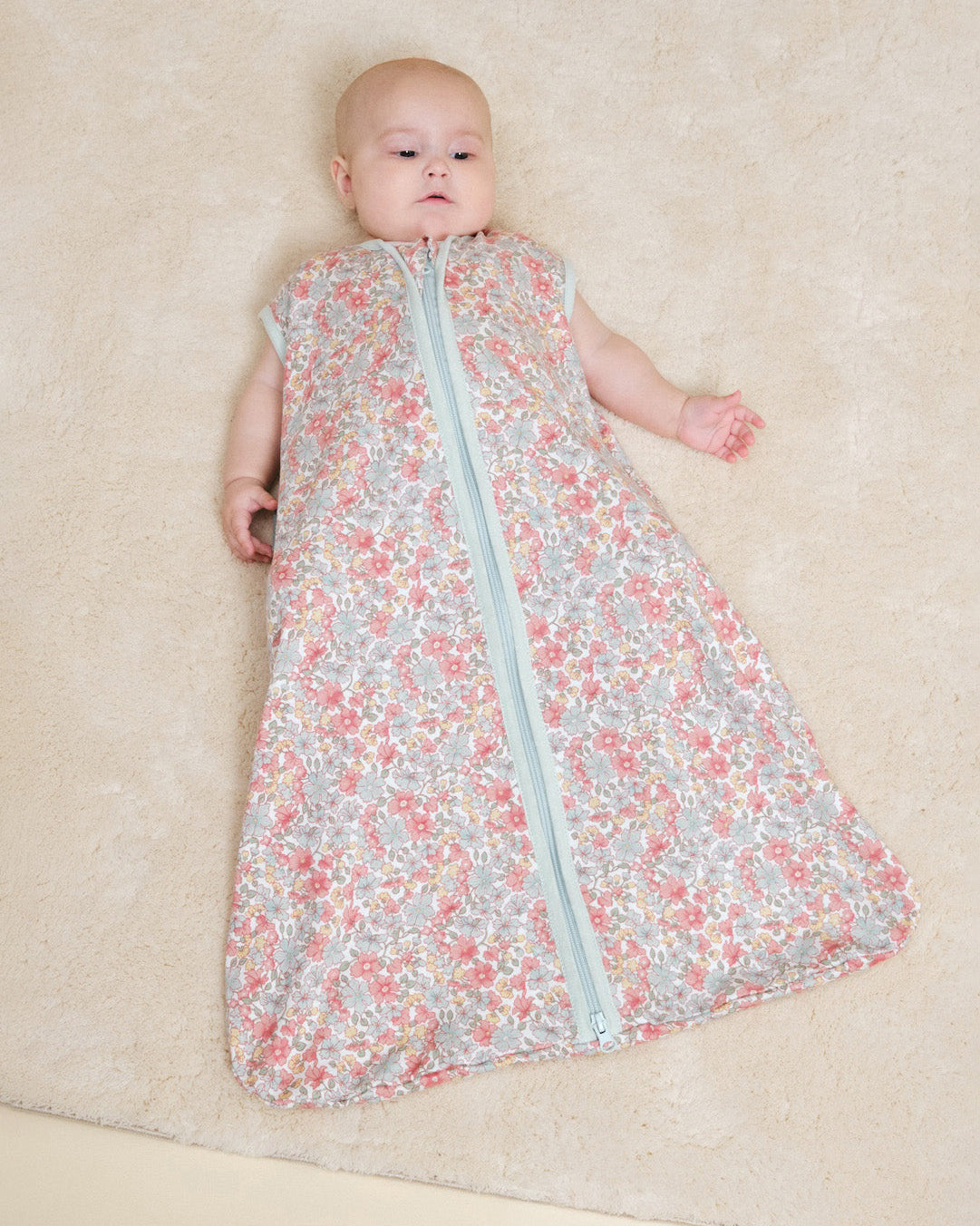 Juddlies Designs Sacco Nanna Cottage Collection 2,5 Tog, Blu/Rosso Juddlies Designs Sacco Nanna Cottage Collection 2,5 Tog, Blu/Rosso