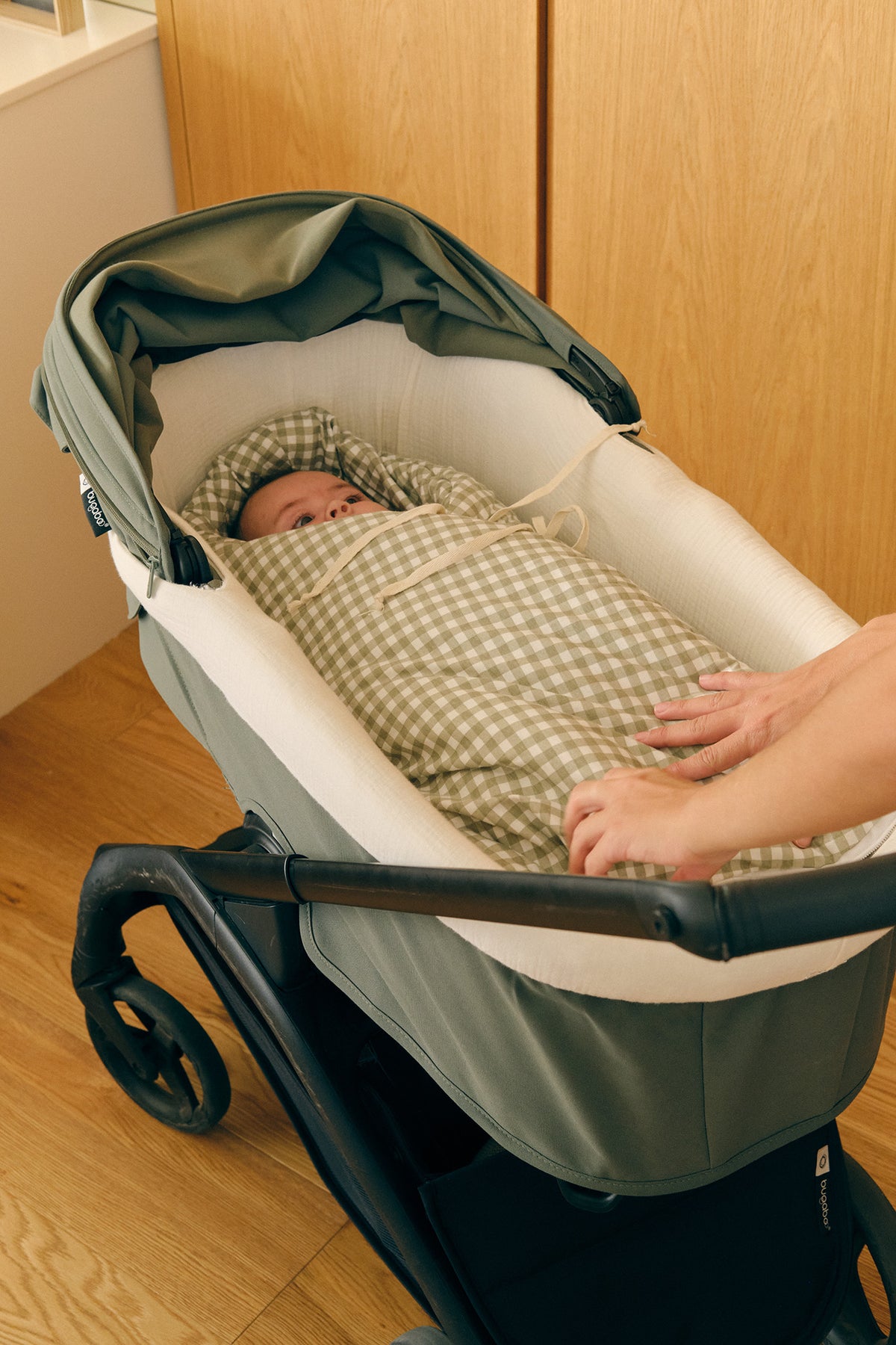 Spaziergang pack Mint Tea (4 produkte): Kinderwagen-Fußsack + Shopper-Tasche + Faltbare Wickelauflage + Kulturbeutel