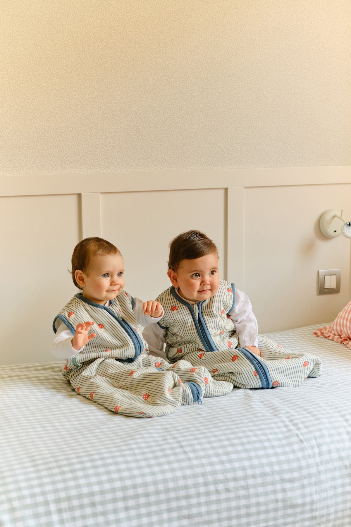 Geschwister Mushrooms Pack (2 Produkte): Schlafoverall + Schlafsack TOG 1