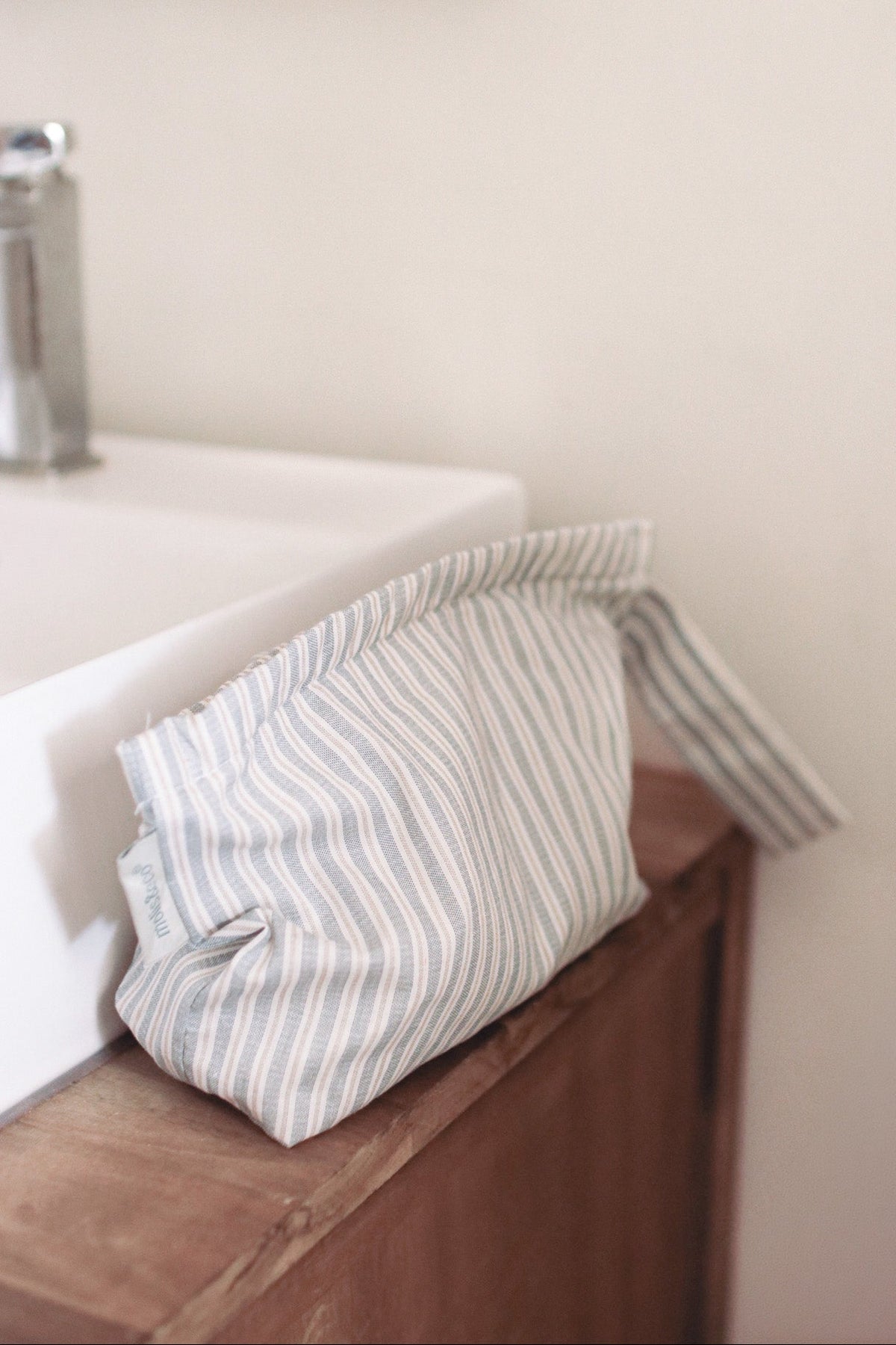 Toiletry bag - Blue Stripes