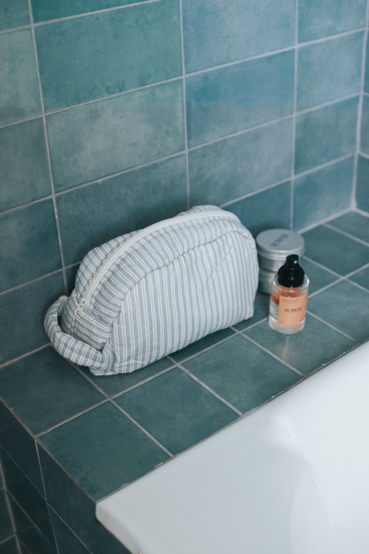 Travel toiletry bag - Blue Stripes
