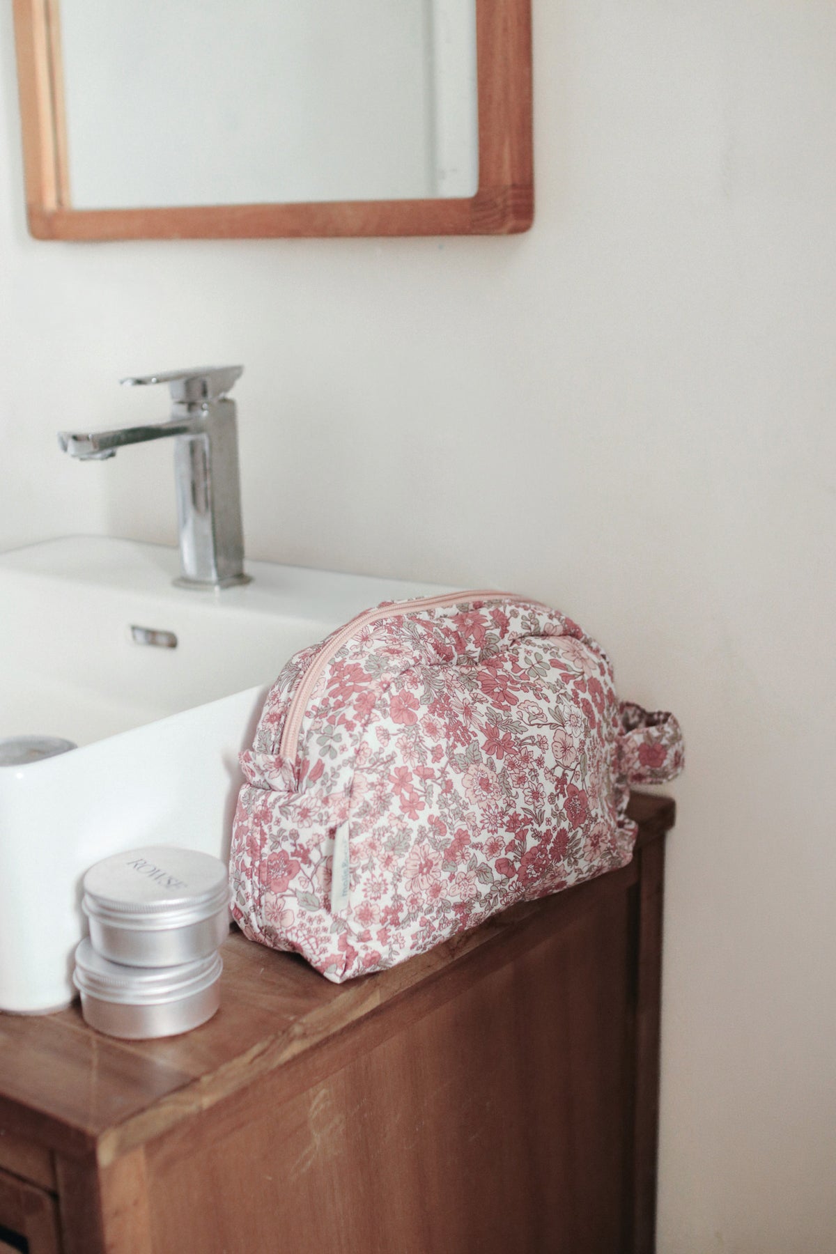Travel toiletry bag - Winter Comelina