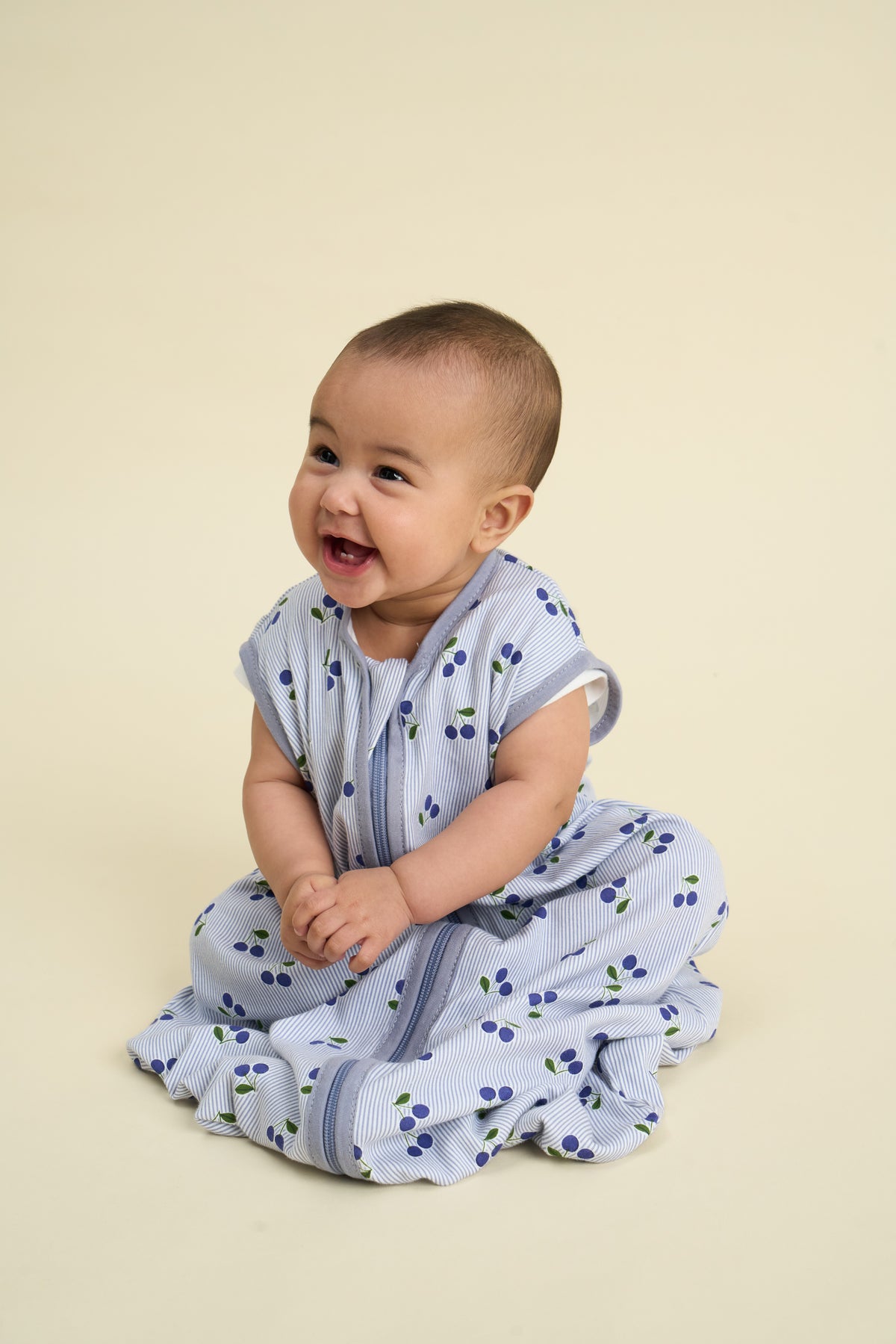 Babyschlafsack - Cherries - TOG 0.5