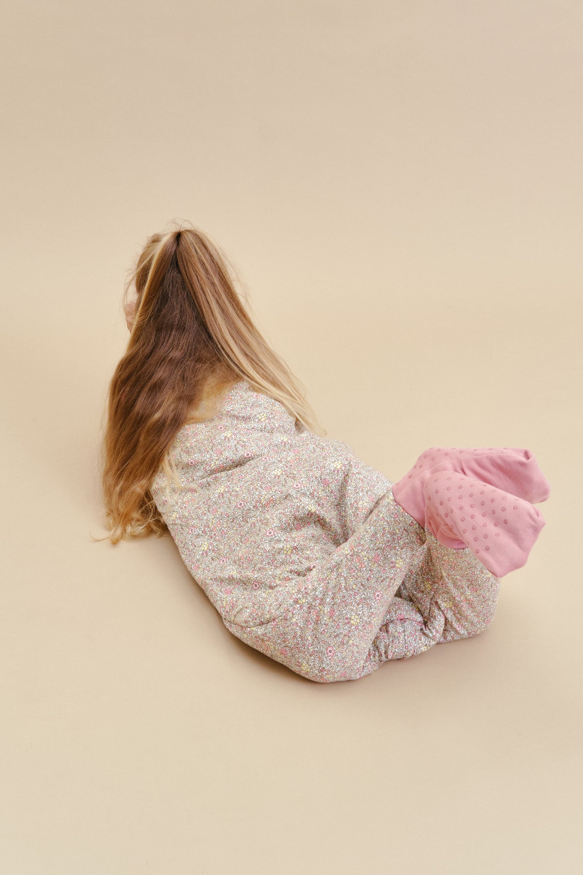Schlafsack mit Füßen und rutschfesten Socken - Pastel Floral - TOG 2.5