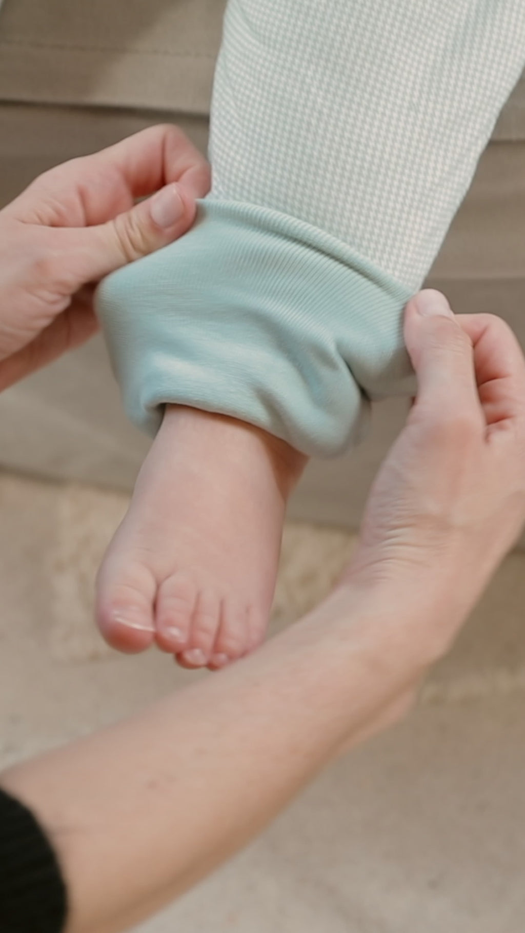 Saco de dormir bebé para entretiempo con calcetines antideslizantes